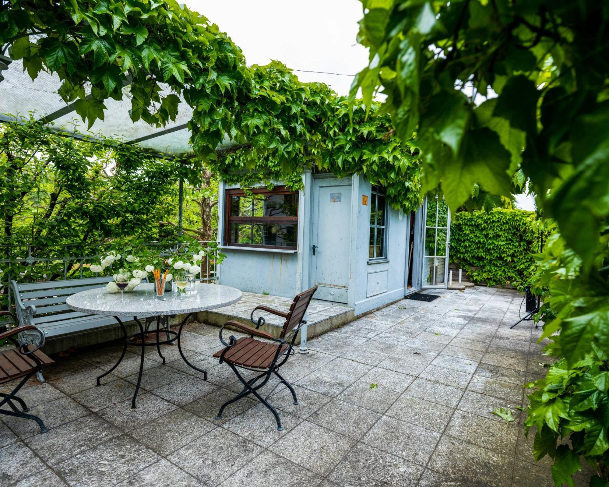 Romantik Hotel De L'Ours Sugiez Екстериор снимка